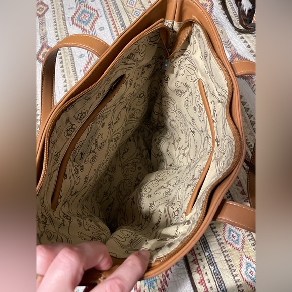 Montana West Tote - Picture 5 of 5